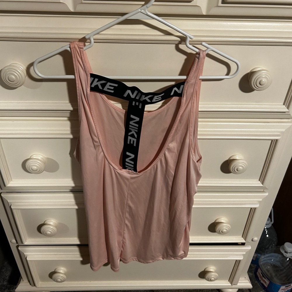 Cute Nike tank top 💕